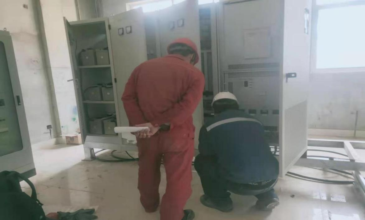 技術(shù)人員旁路柜檢查接線圖